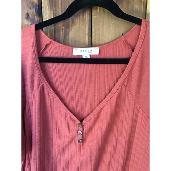 Misia Curvy Top Size 2X Rusty Orange Short Sleeve V Neck Rib Knit Buttons - Picture 2 of 8